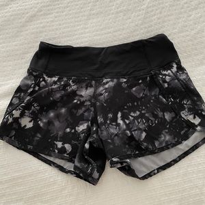 Lululemon speed up mid rise shorts